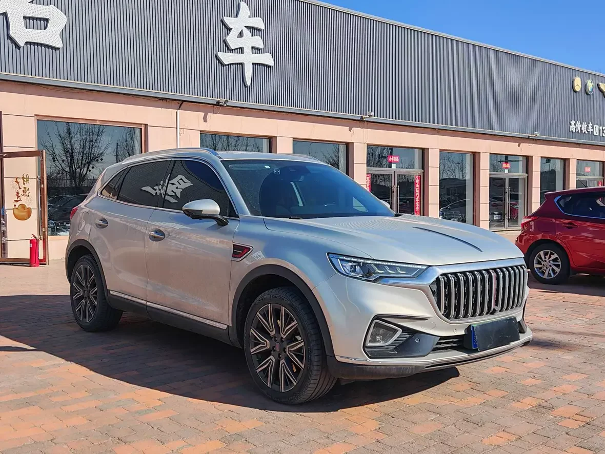 Hongqi HS5