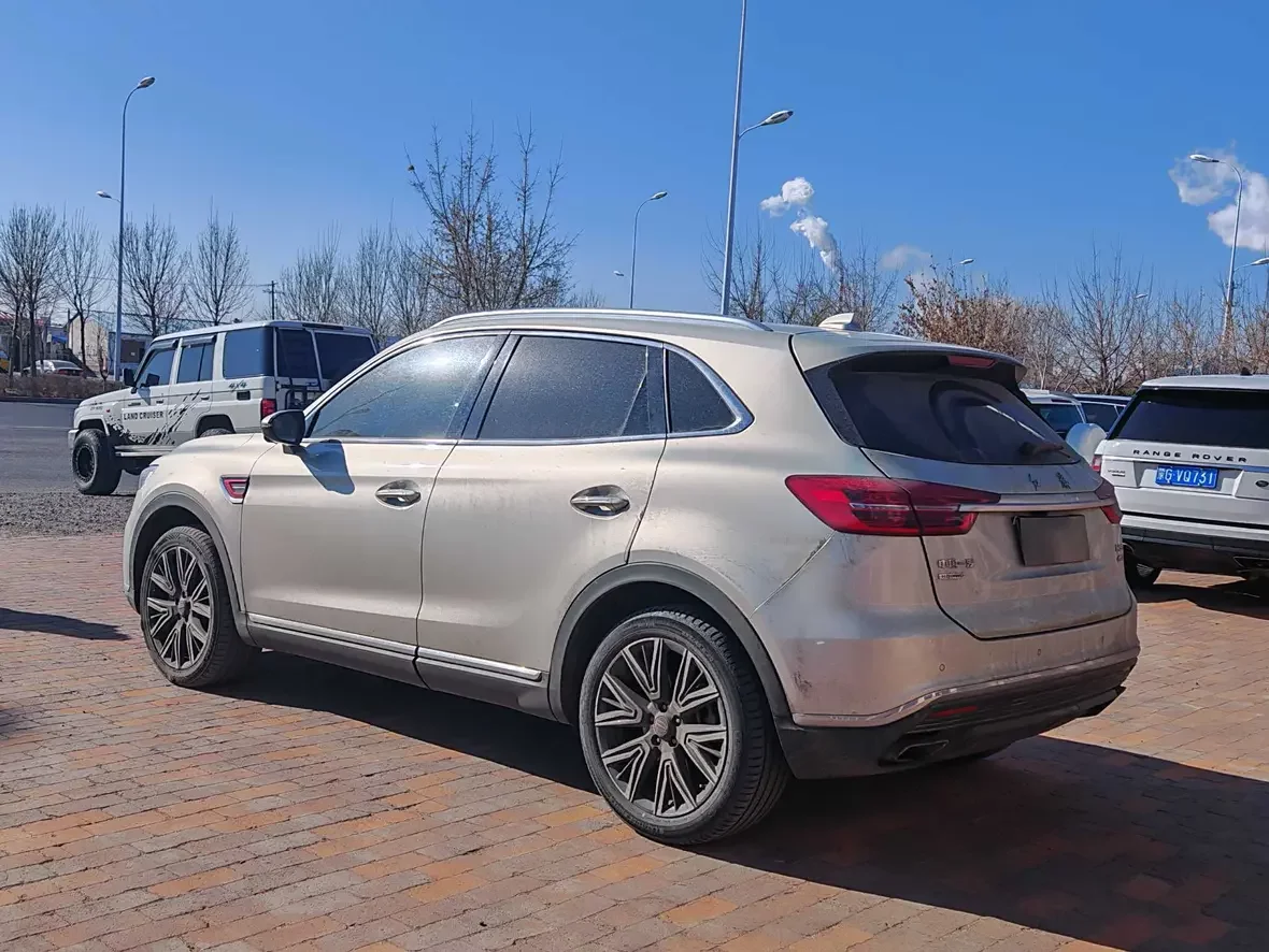 Hongqi HS5