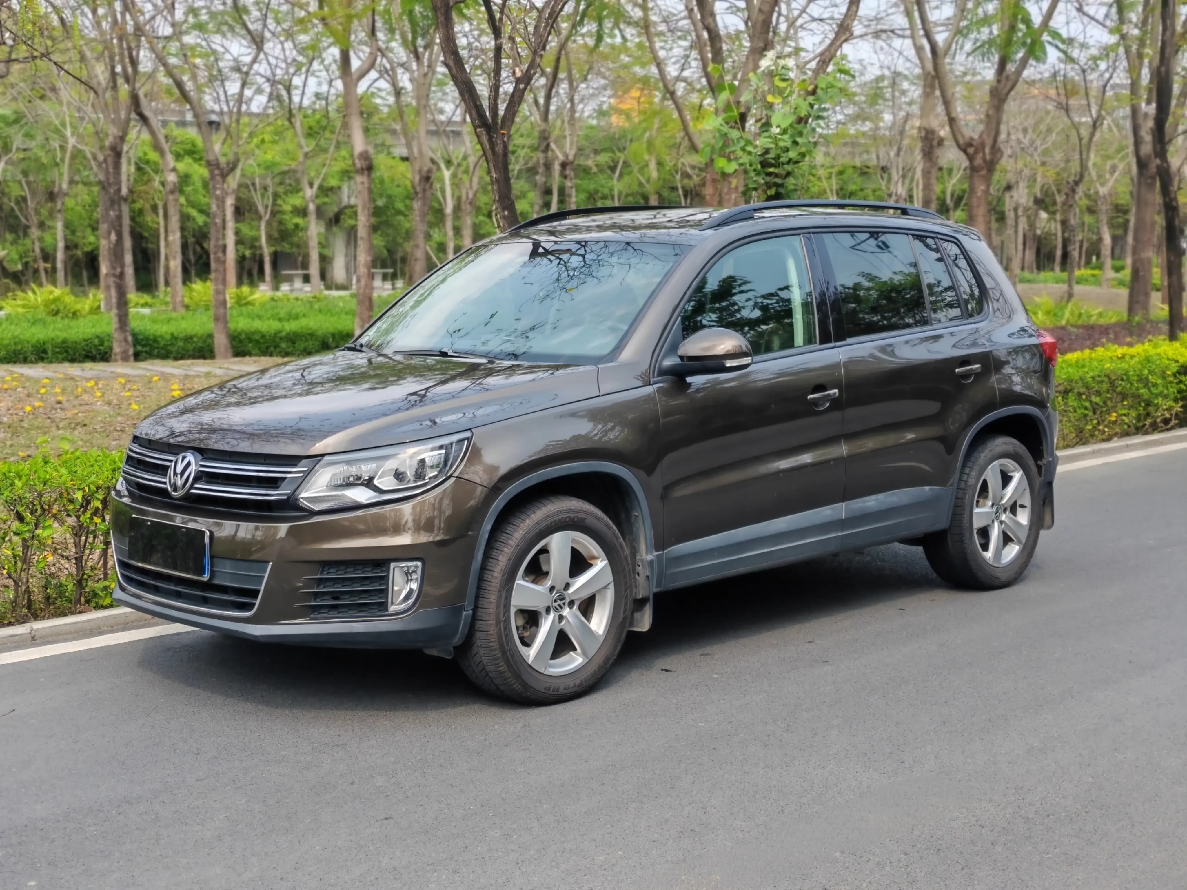 Volkswagen Tiguan (Tharu)