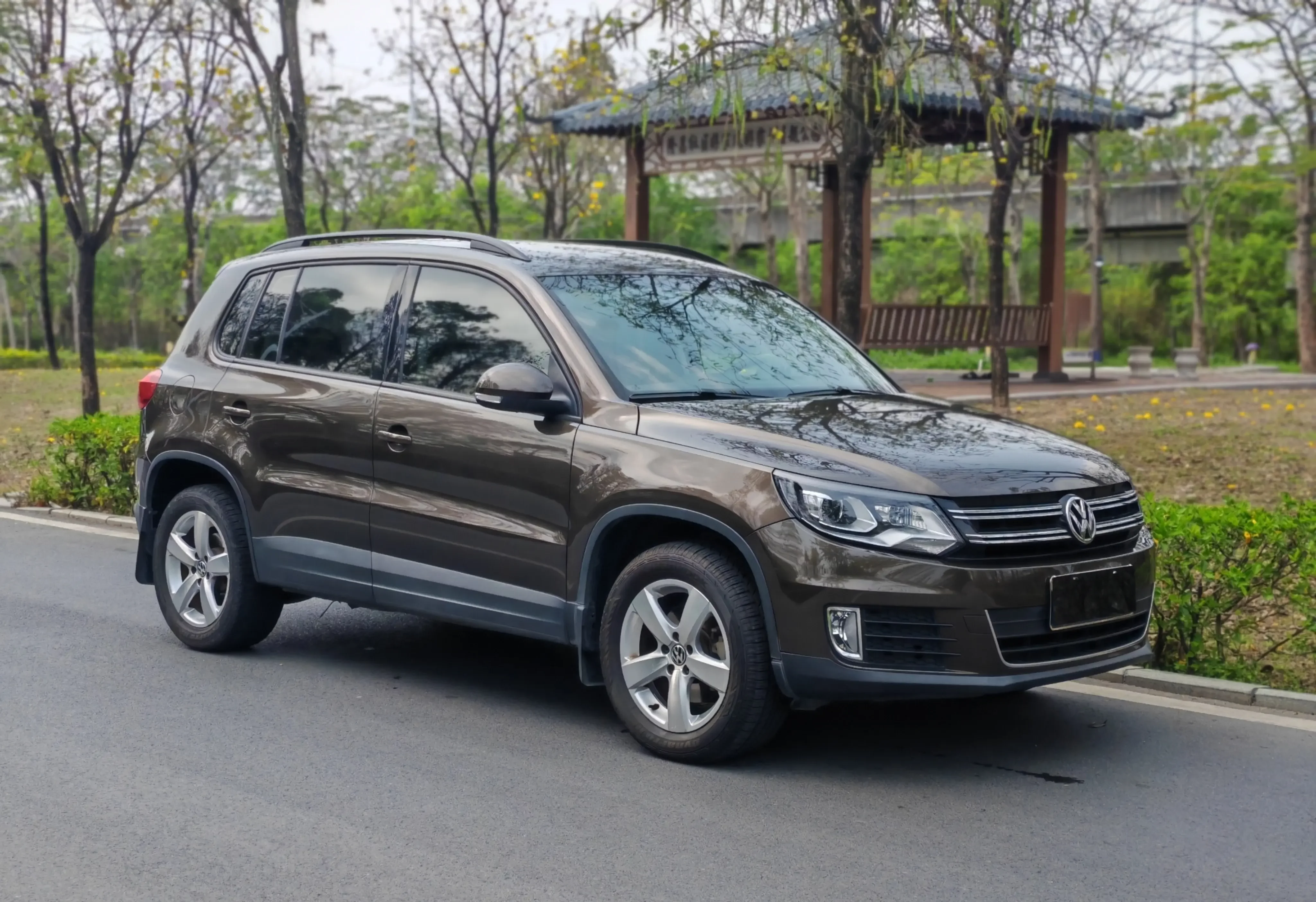 Volkswagen Tiguan (Tharu)