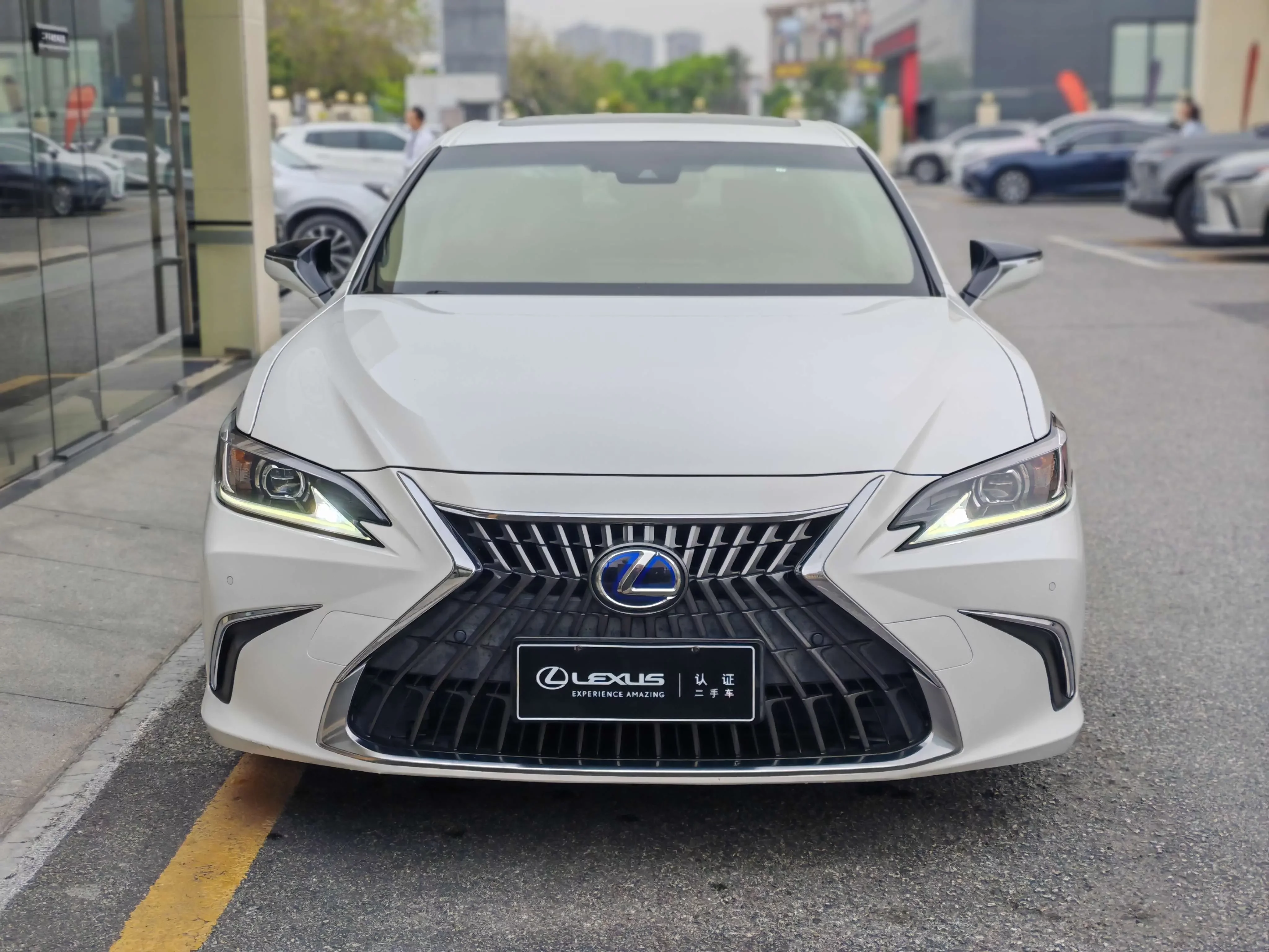 Lexus ES