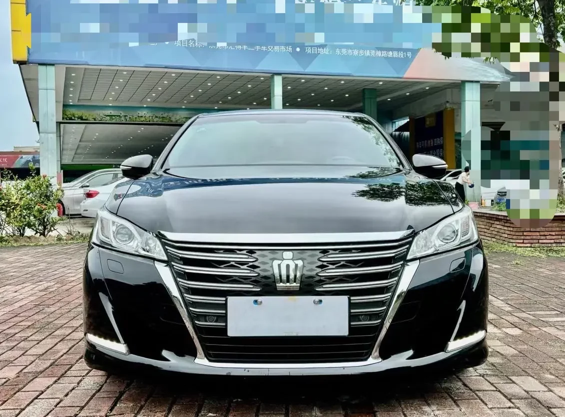 Toyota crown