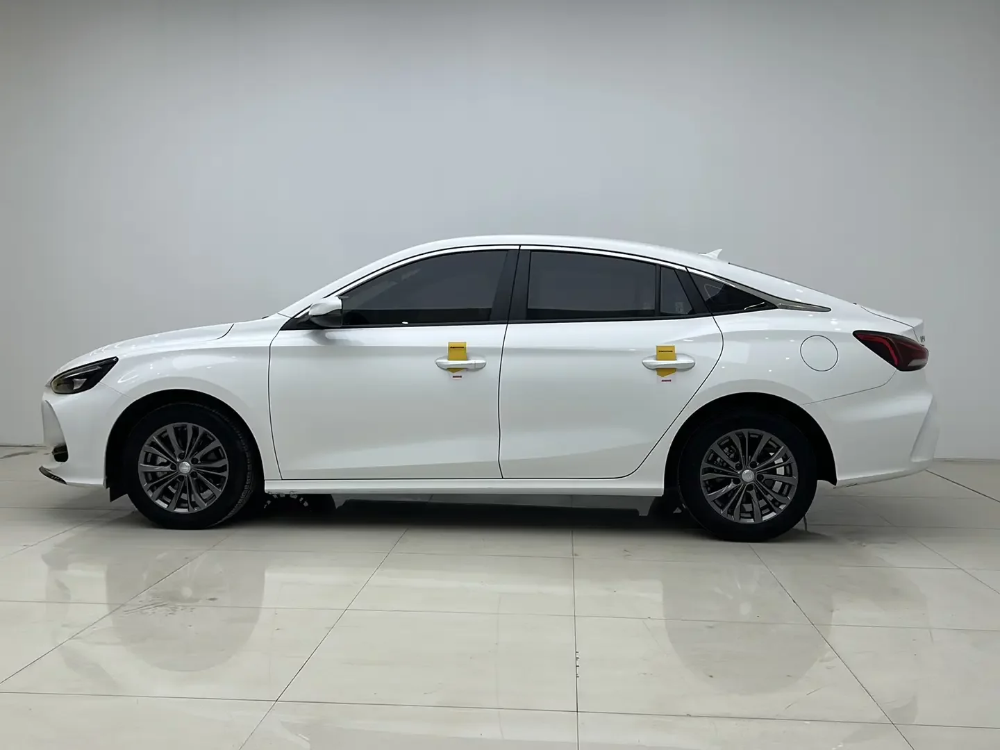 MG 5