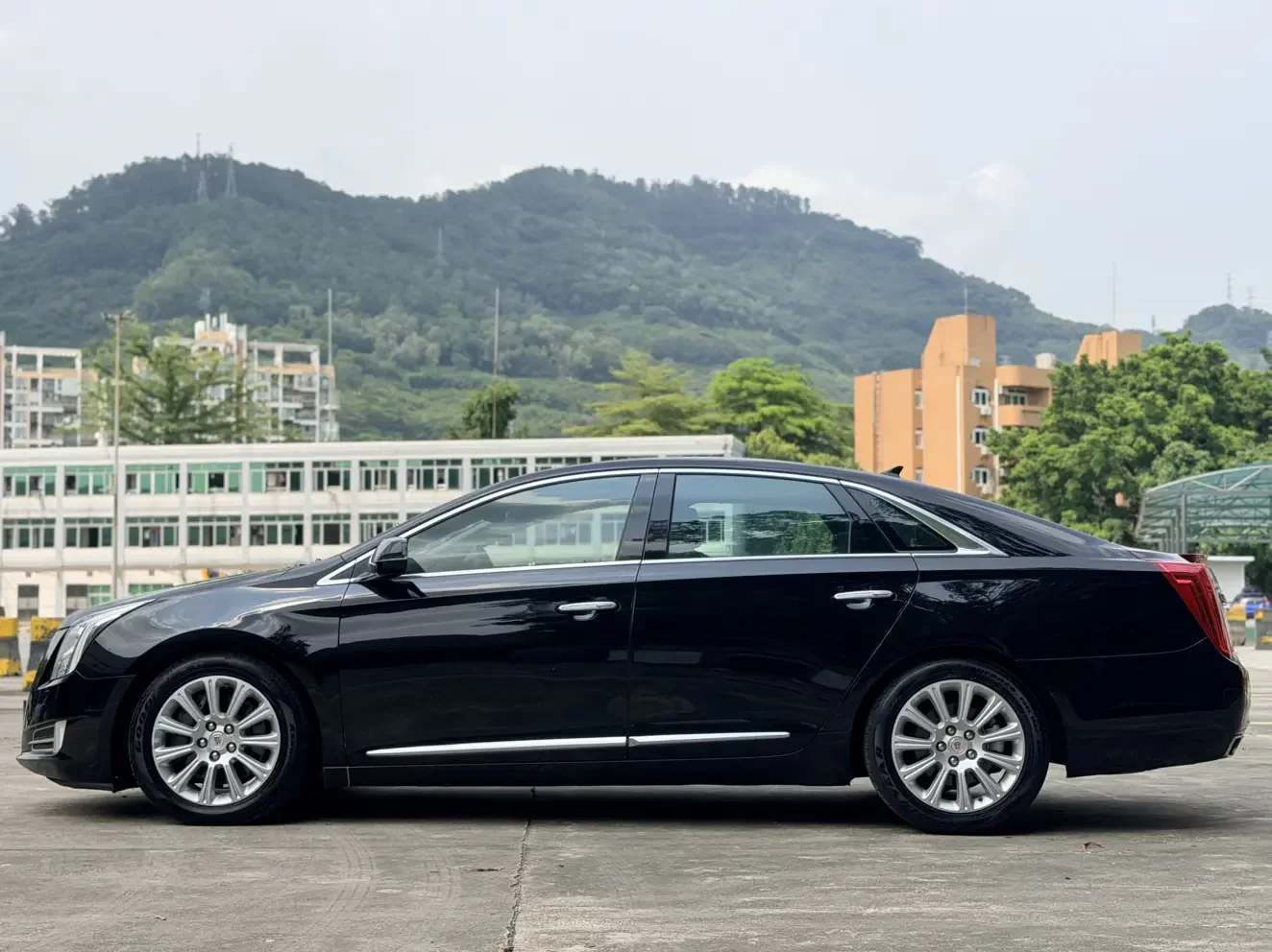 Cadillac XTS