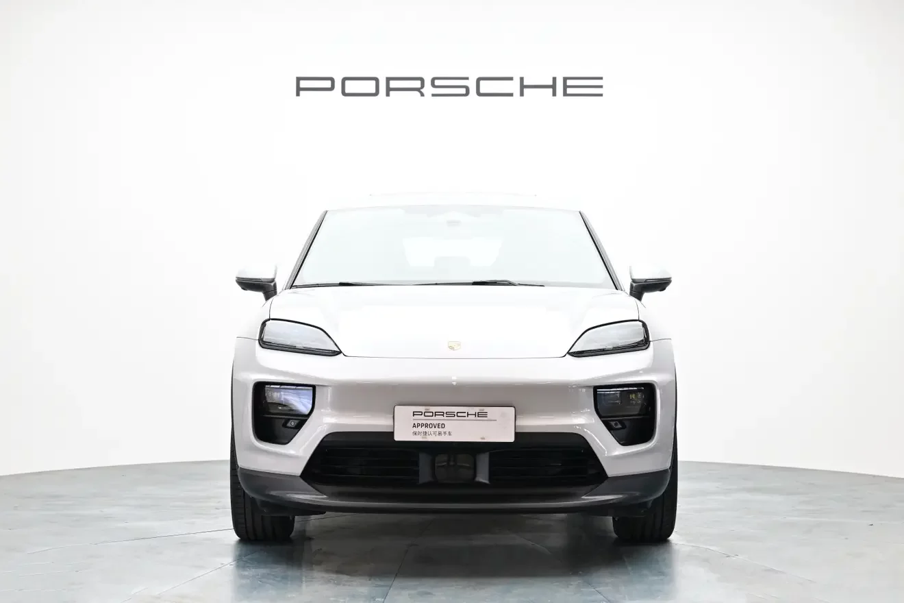 Porsche Macan EV