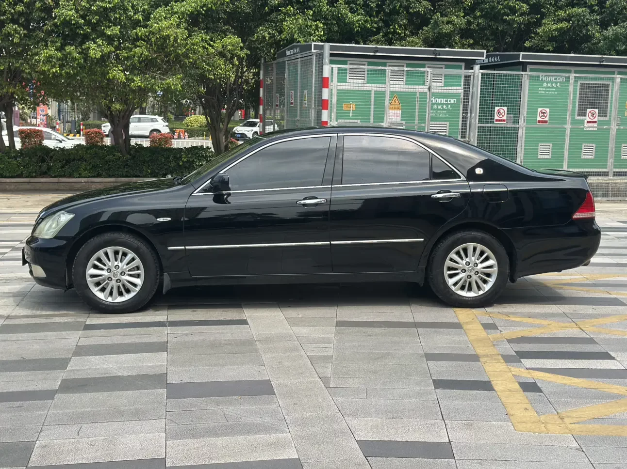 Toyota crown