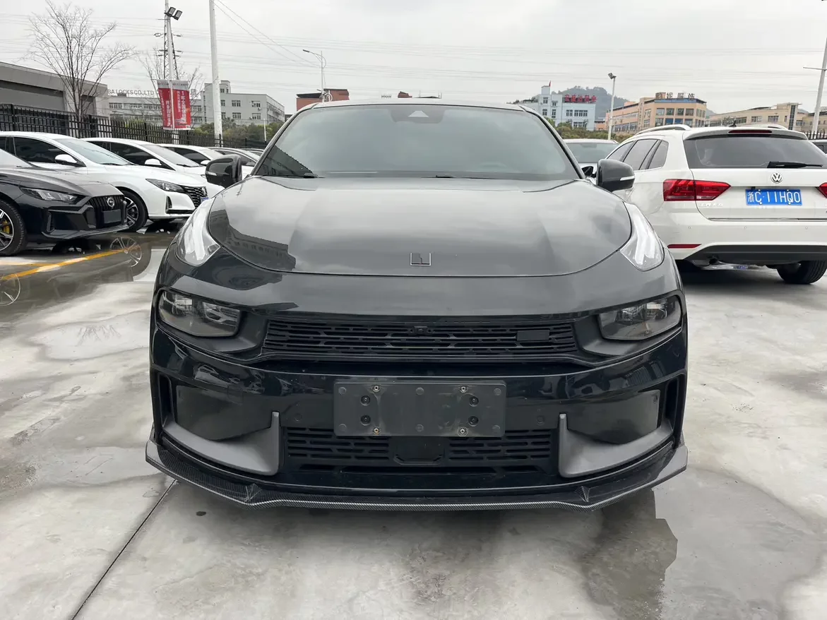 Lynk & Co 03