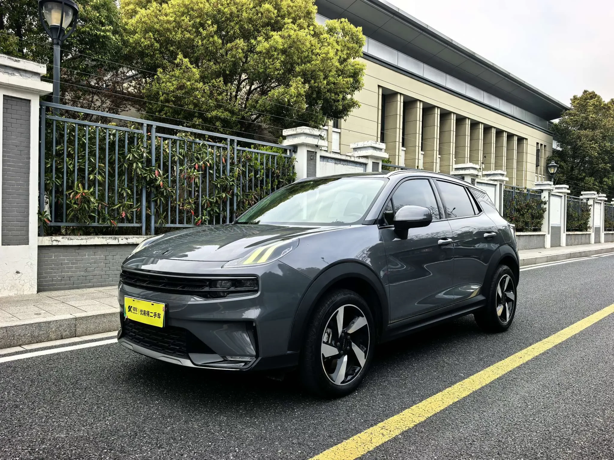 Lynk & Co 06