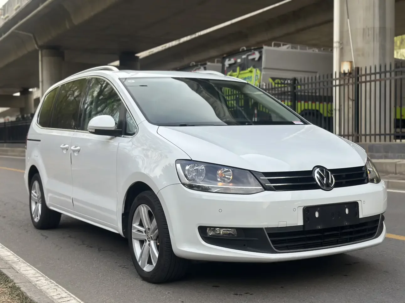 Volkswagen Sharon