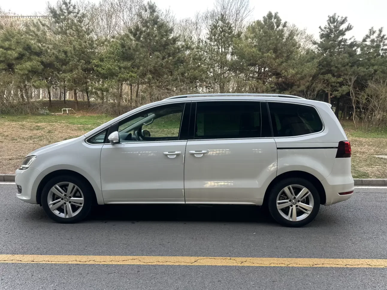 Volkswagen Sharon