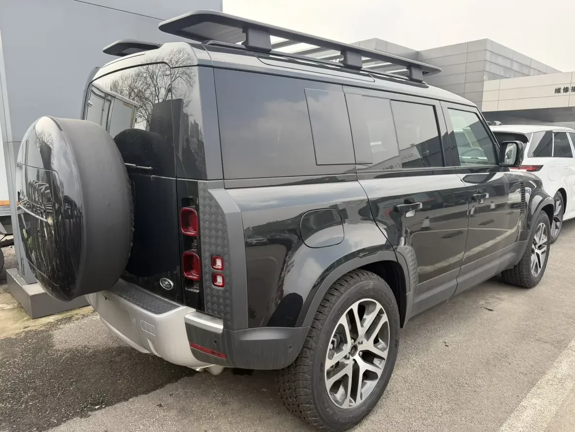 Land Rover guard
