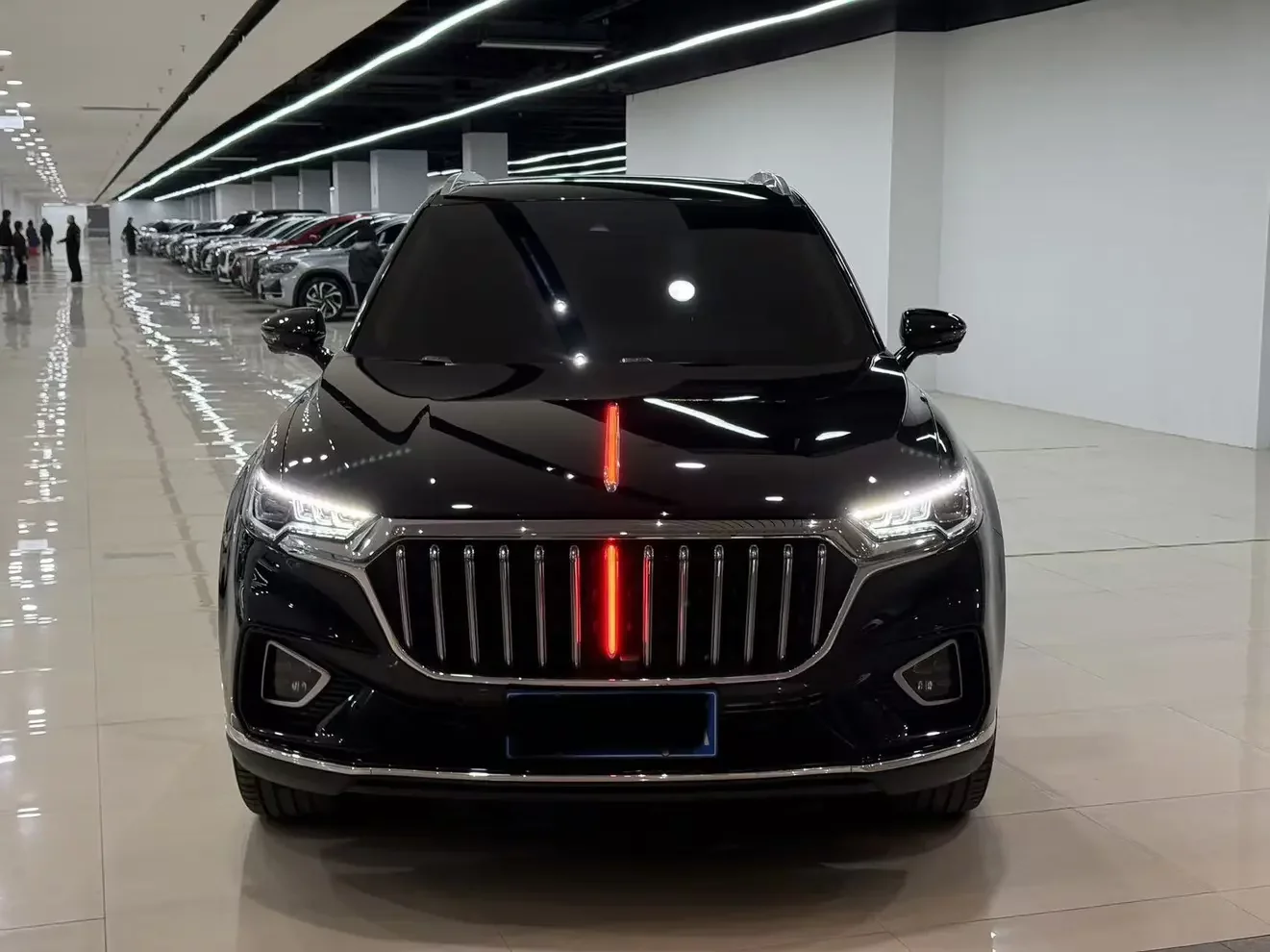Hongqi HS5