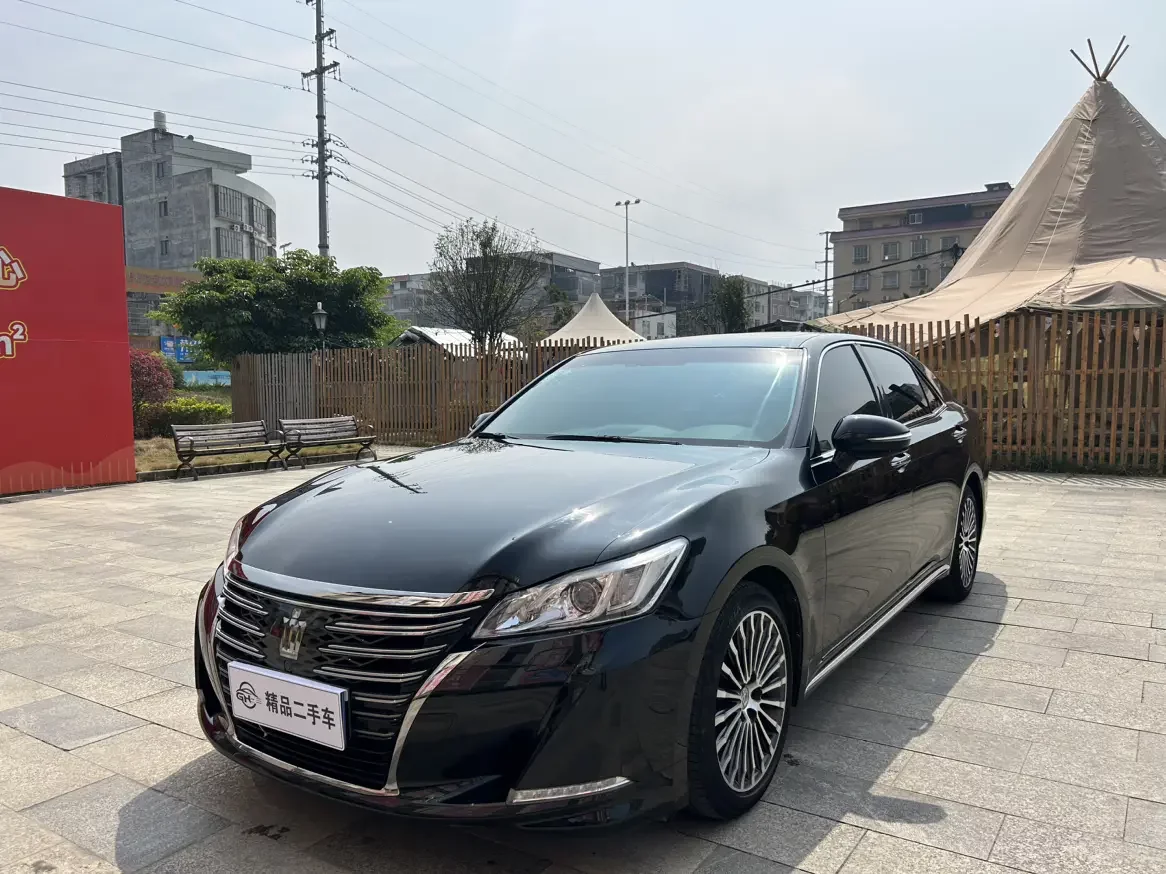 Toyota crown