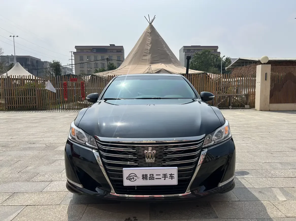 Toyota crown
