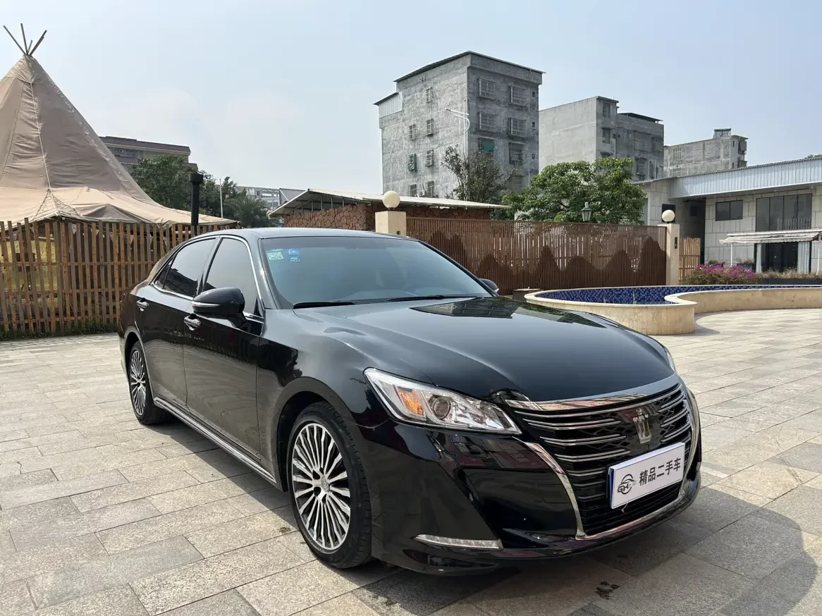 Toyota crown