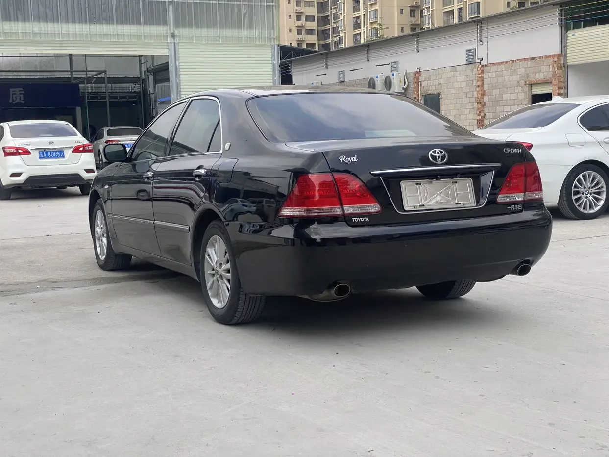 Toyota crown