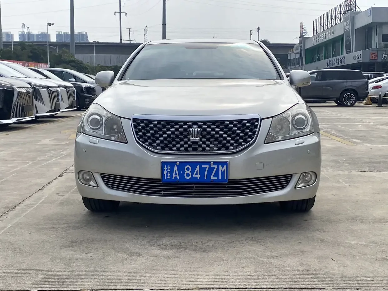 Toyota crown