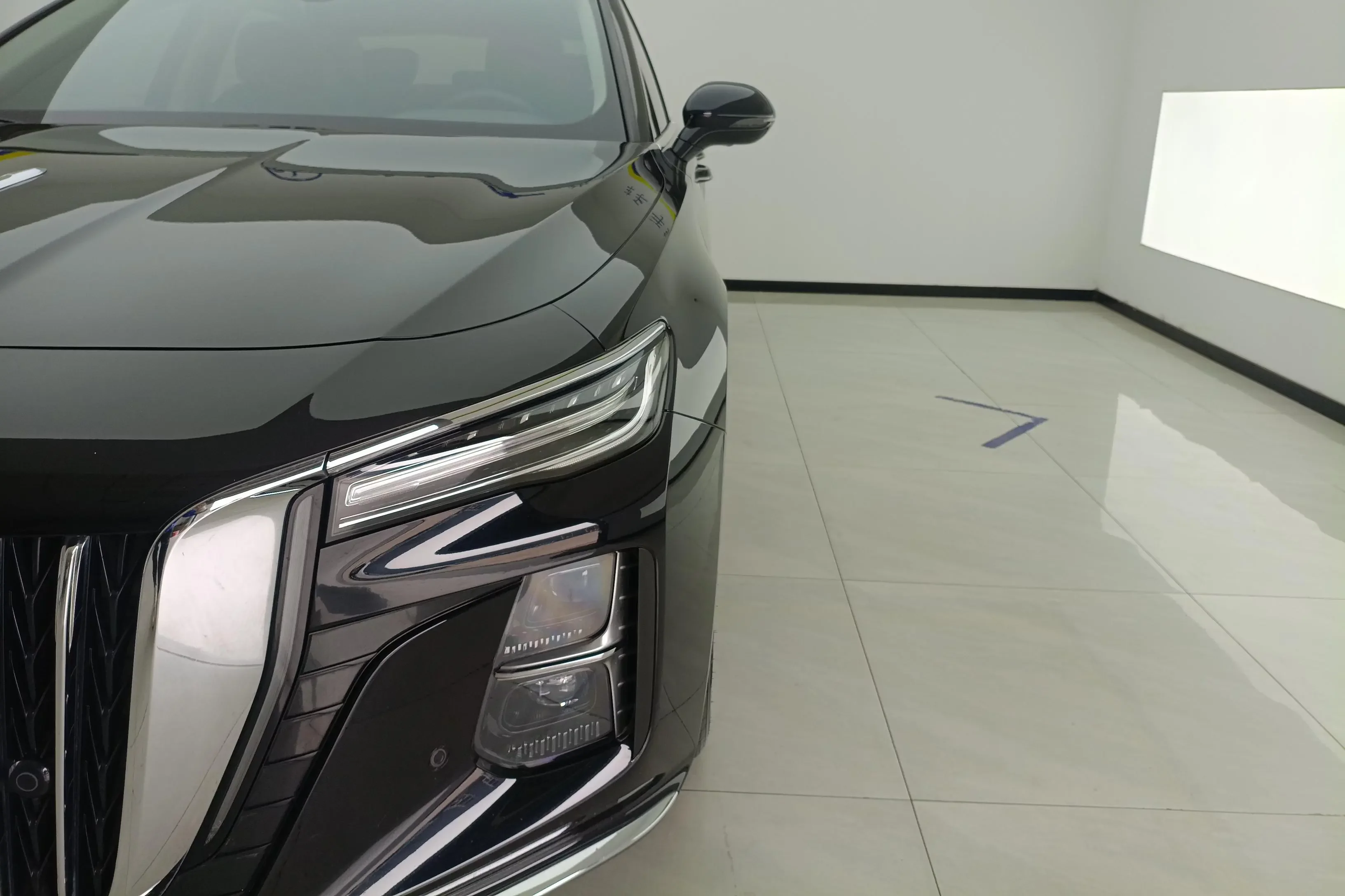 Hongqi H5