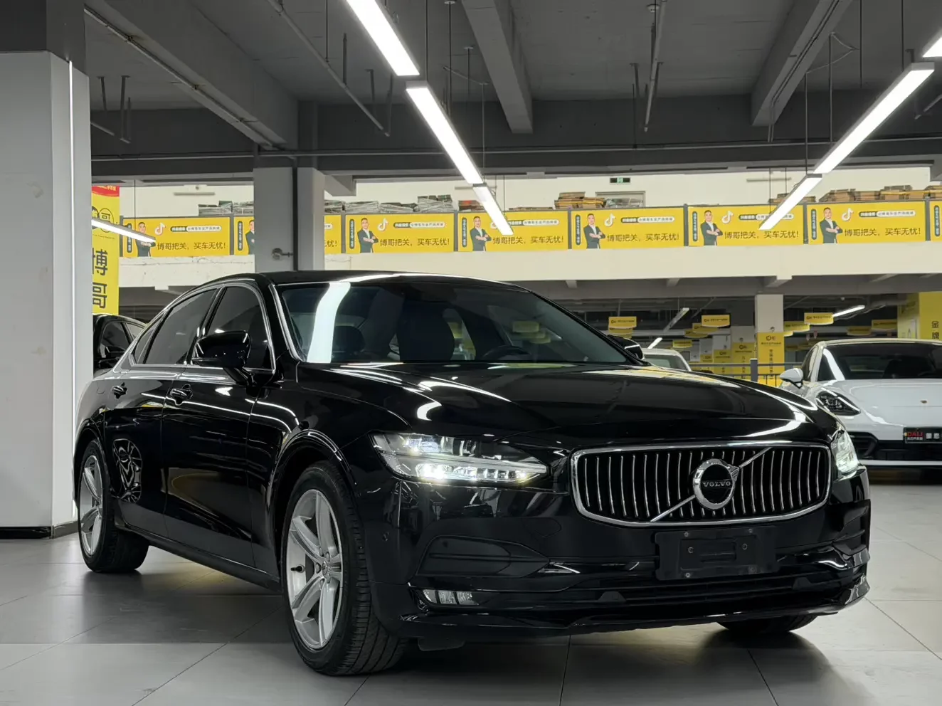 Volvo S90