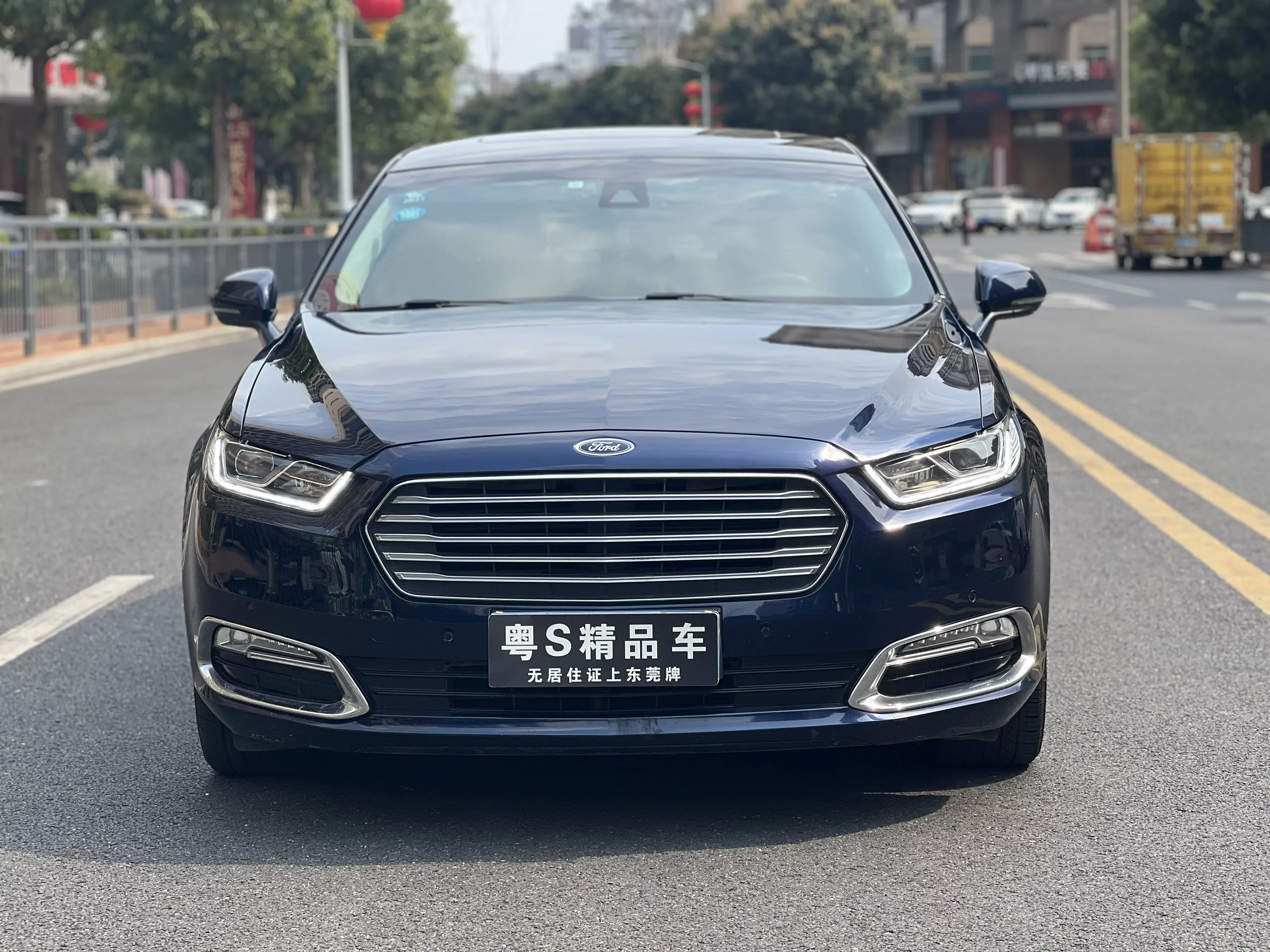 Ford Taurus