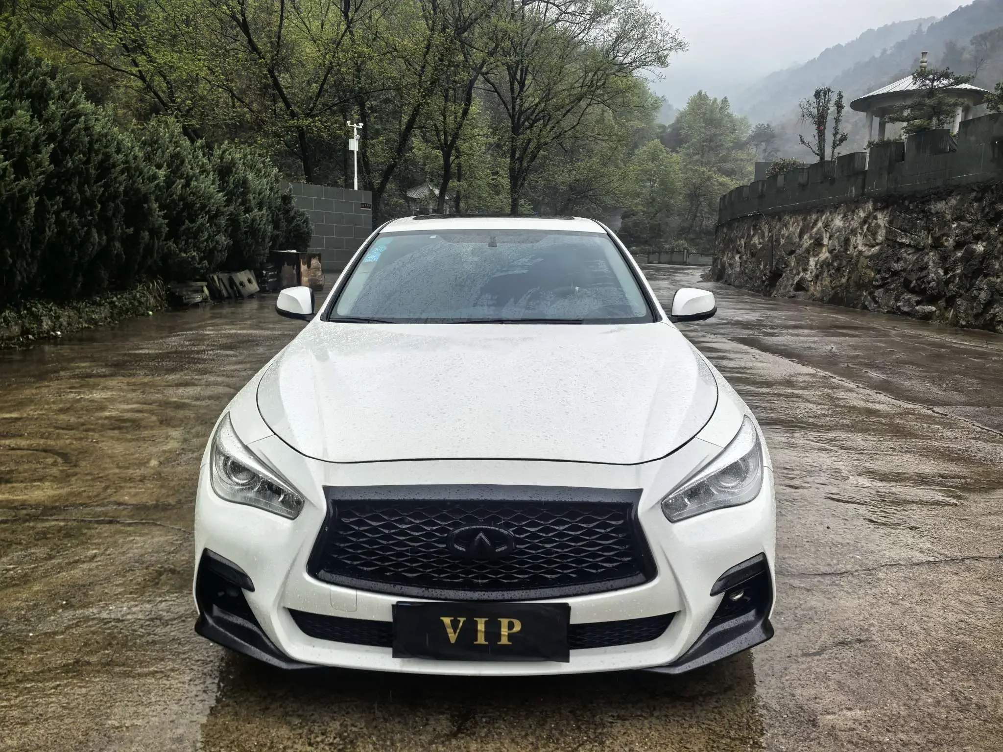 Infiniti Q50L