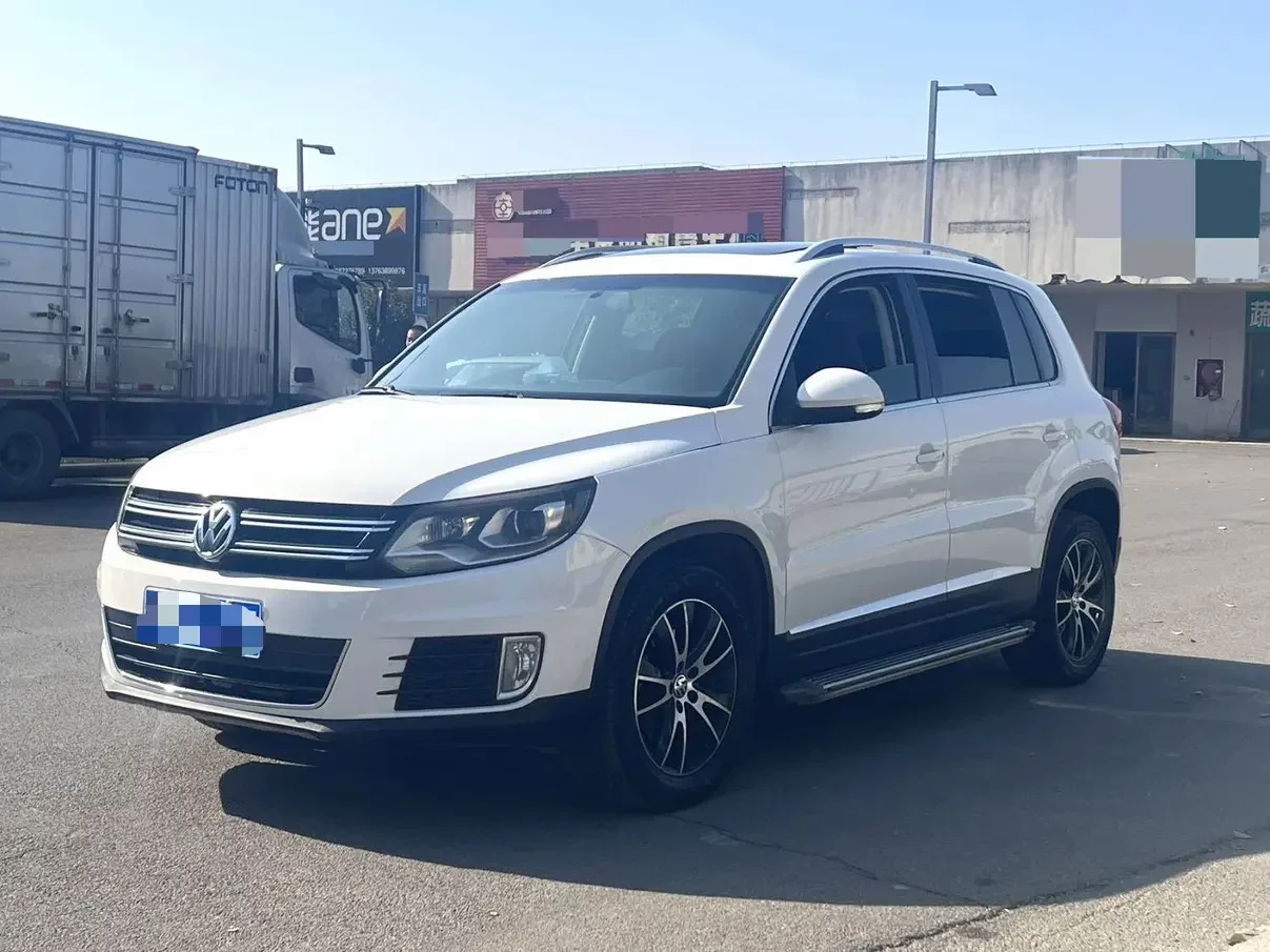 Volkswagen Tiguan (Tharu)