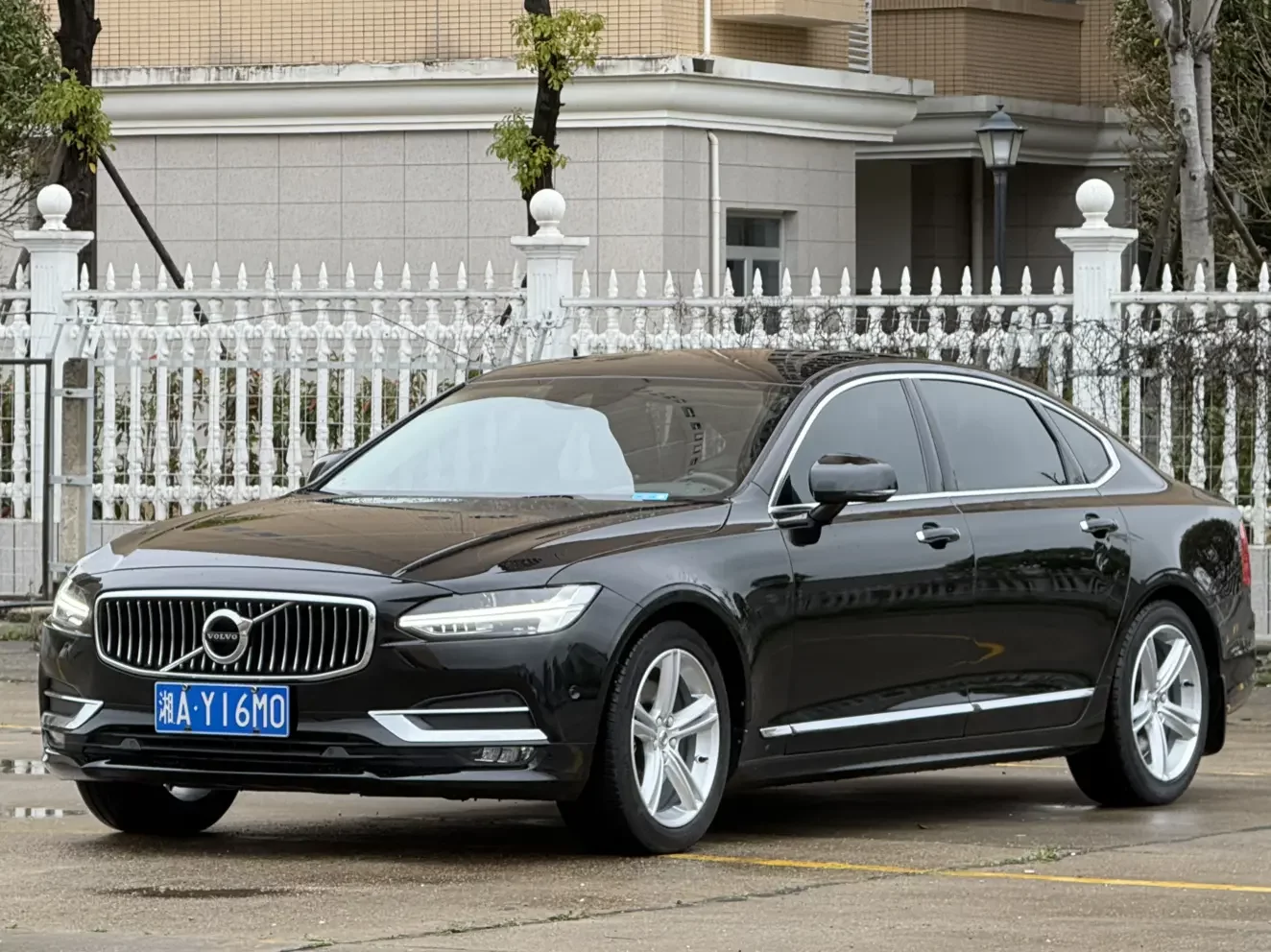 Volvo S90