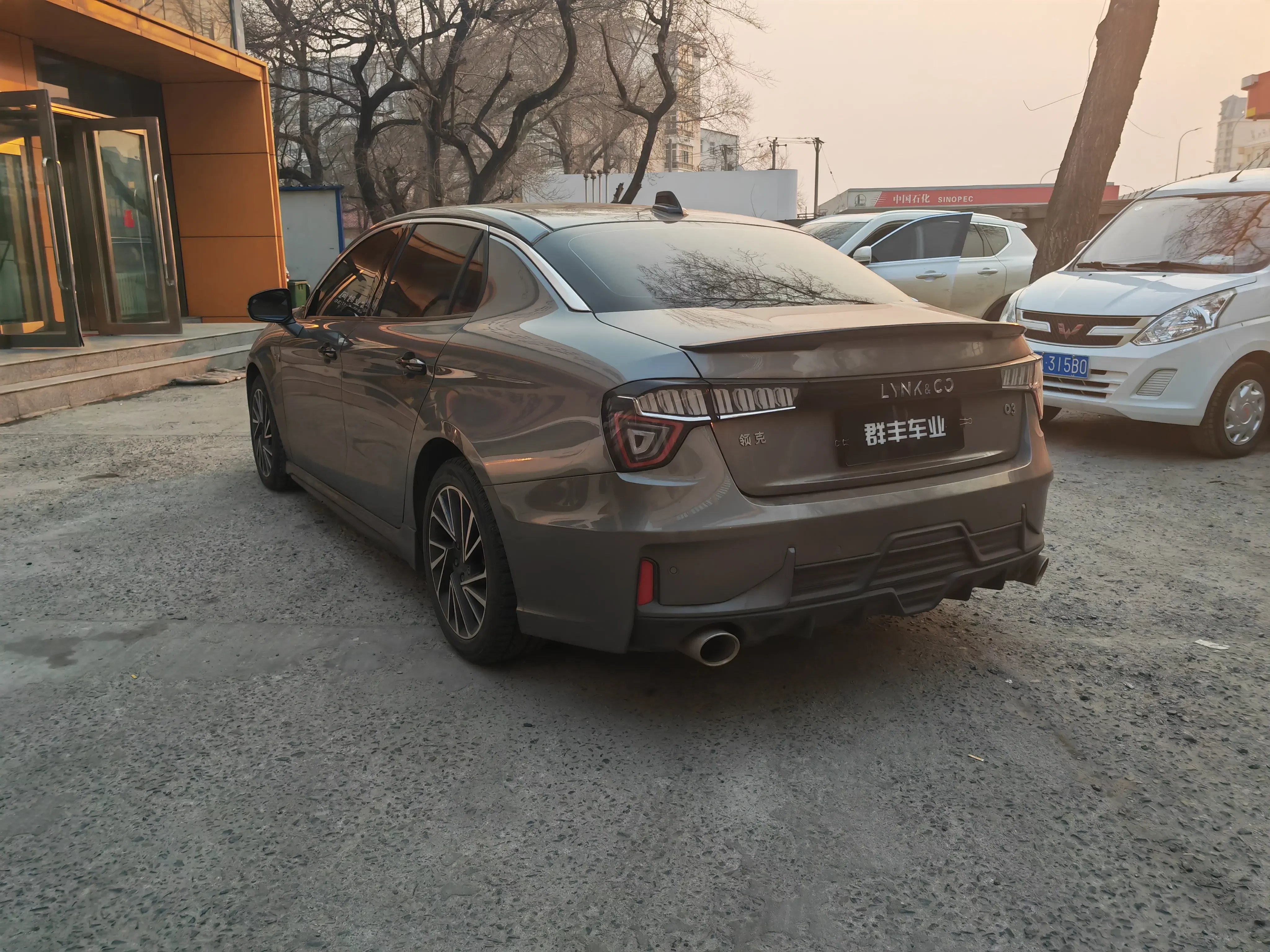 Lynk & Co 03