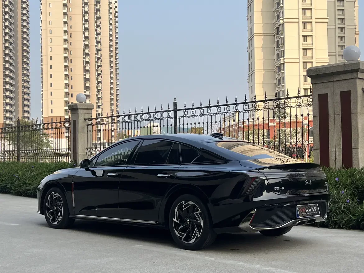 Hongqi H6