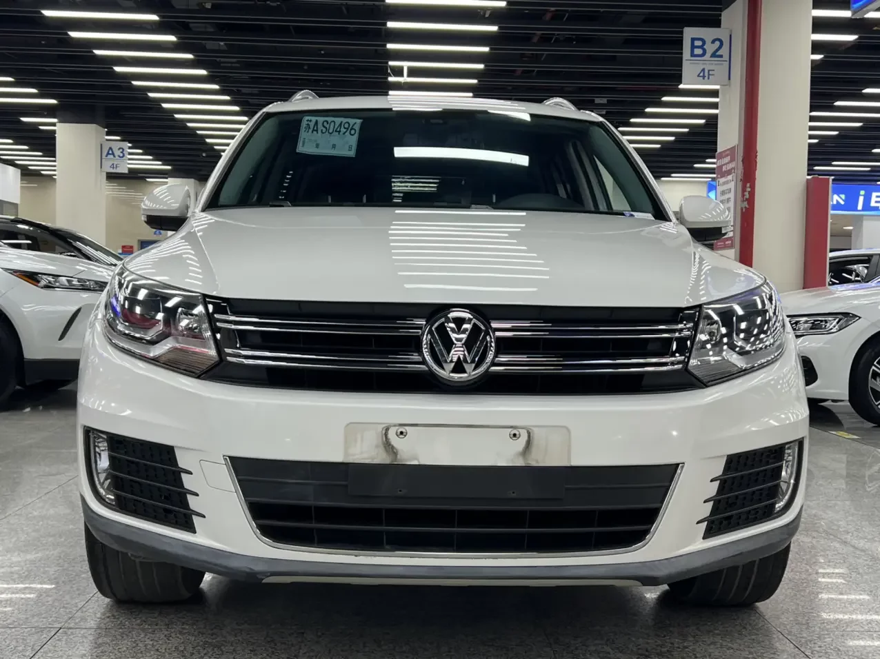 Volkswagen Tiguan (Tharu)