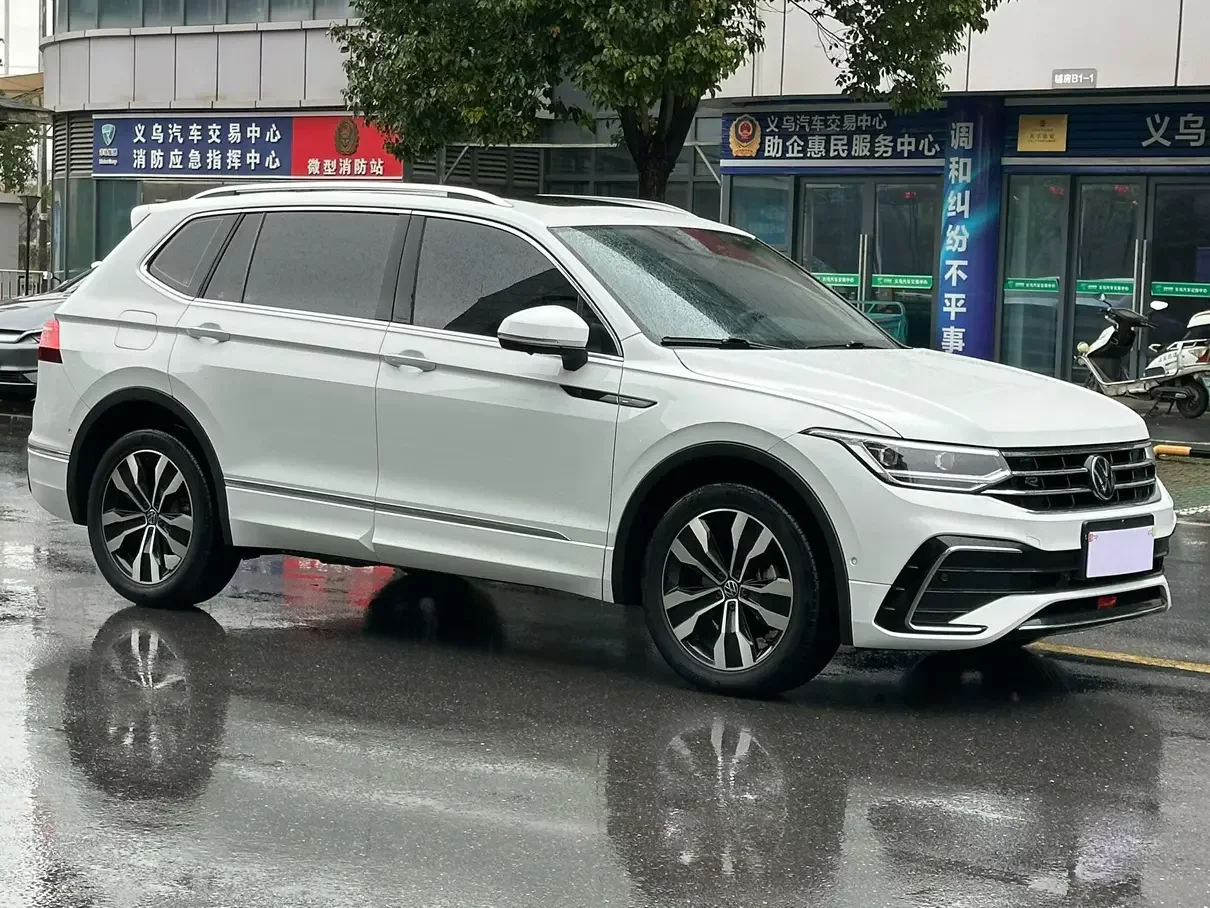 Volkswagen Tiguan L