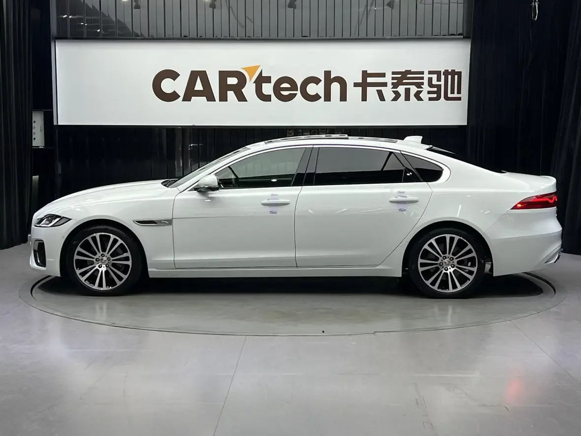 Jaguar XFL