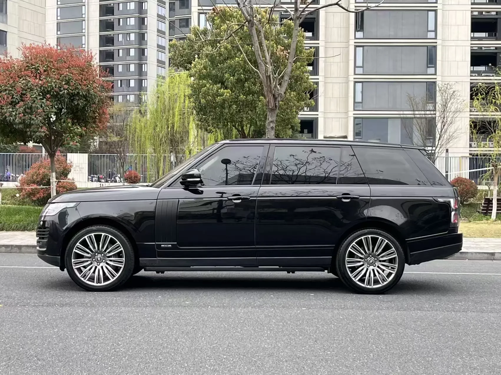 Land Rover range rover