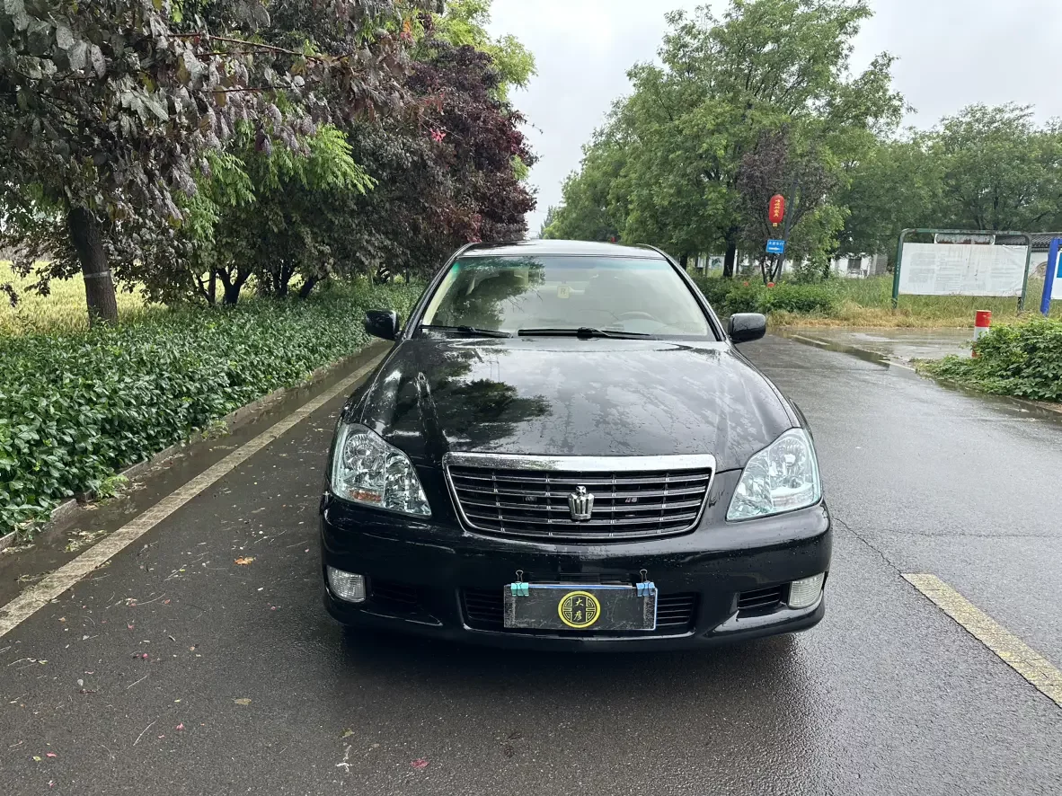 Toyota crown