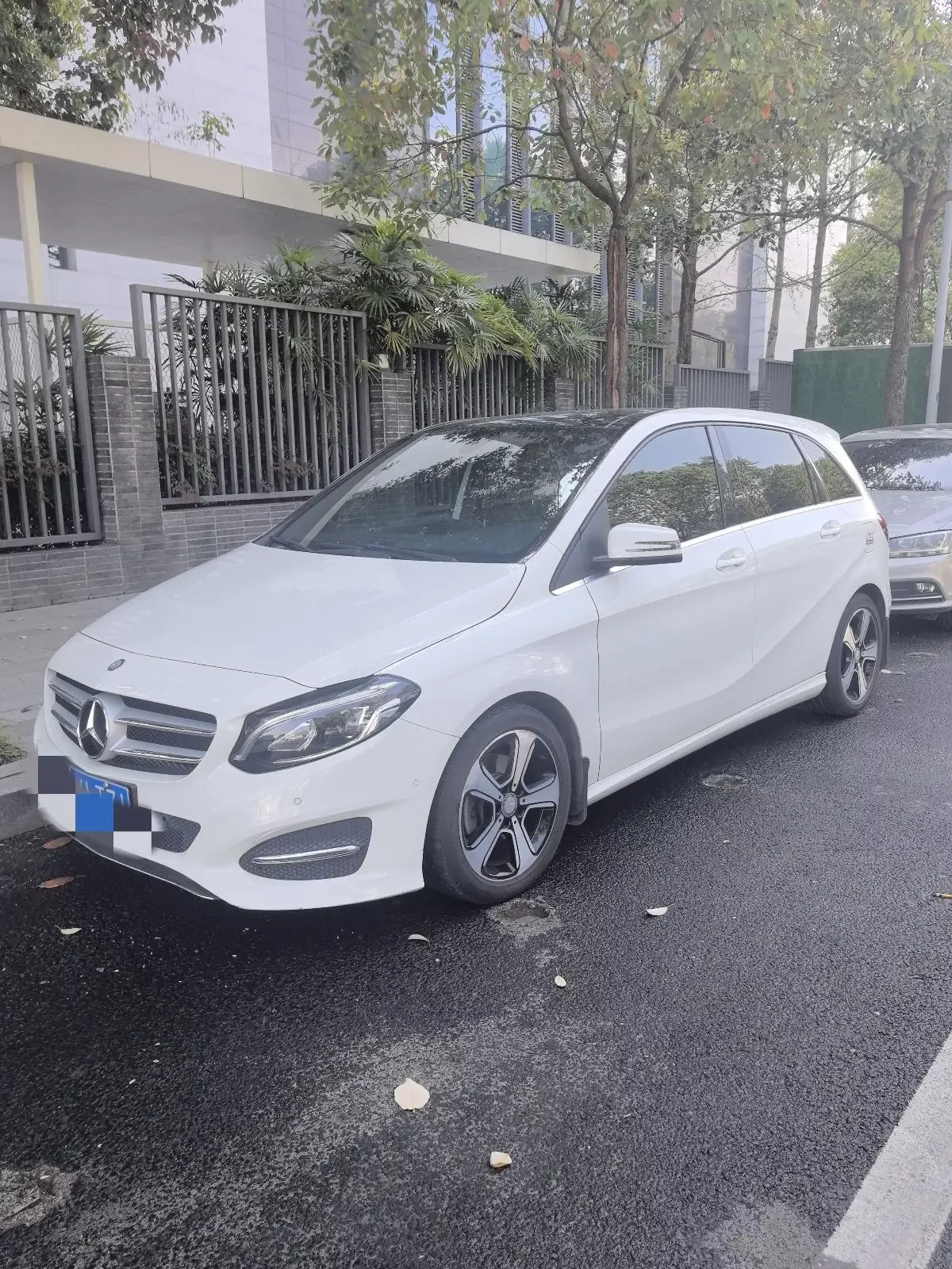 Mercedes-Benz B Class