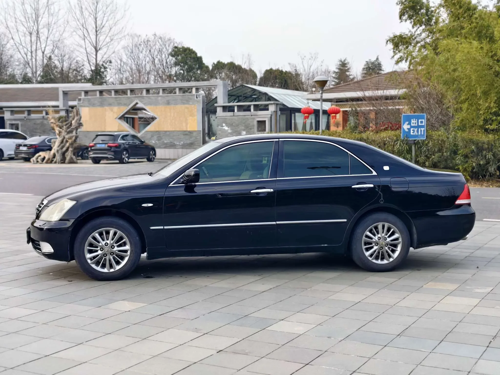 Toyota crown