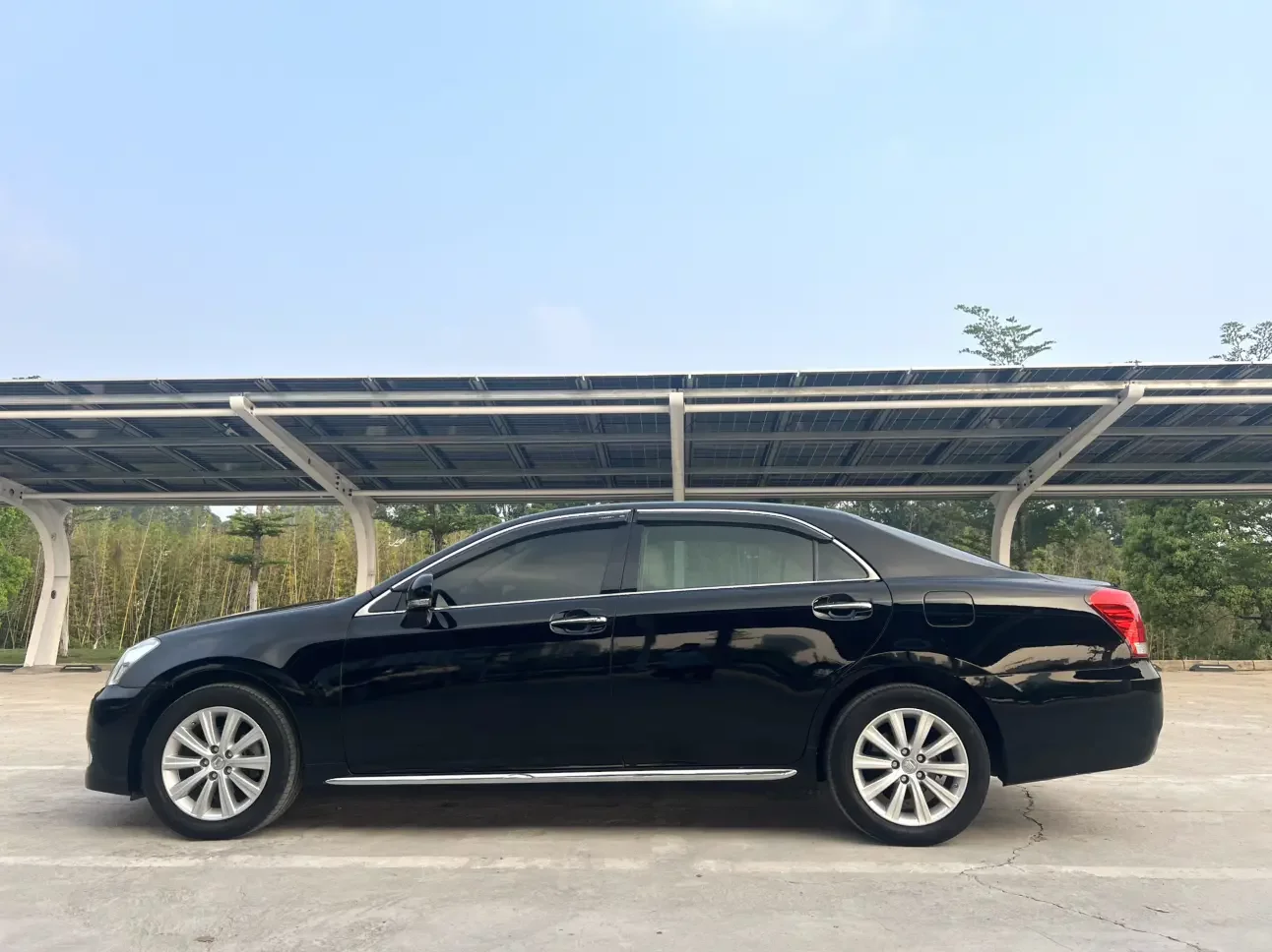Toyota crown