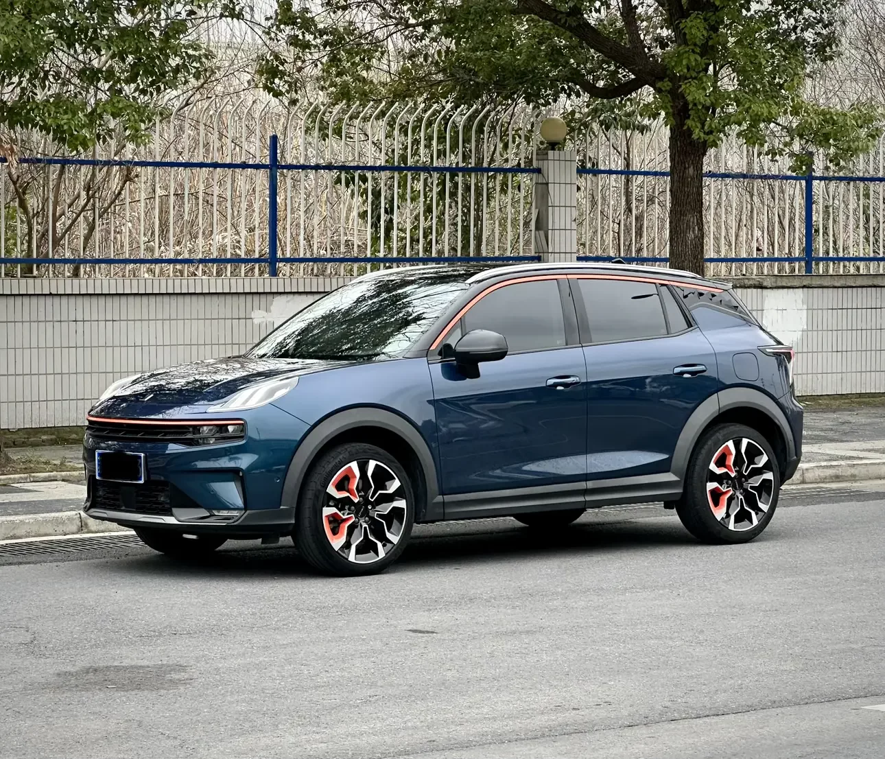 Lynk & Co 06