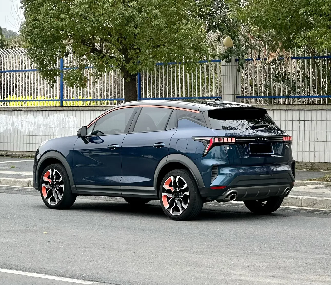Lynk & Co 06