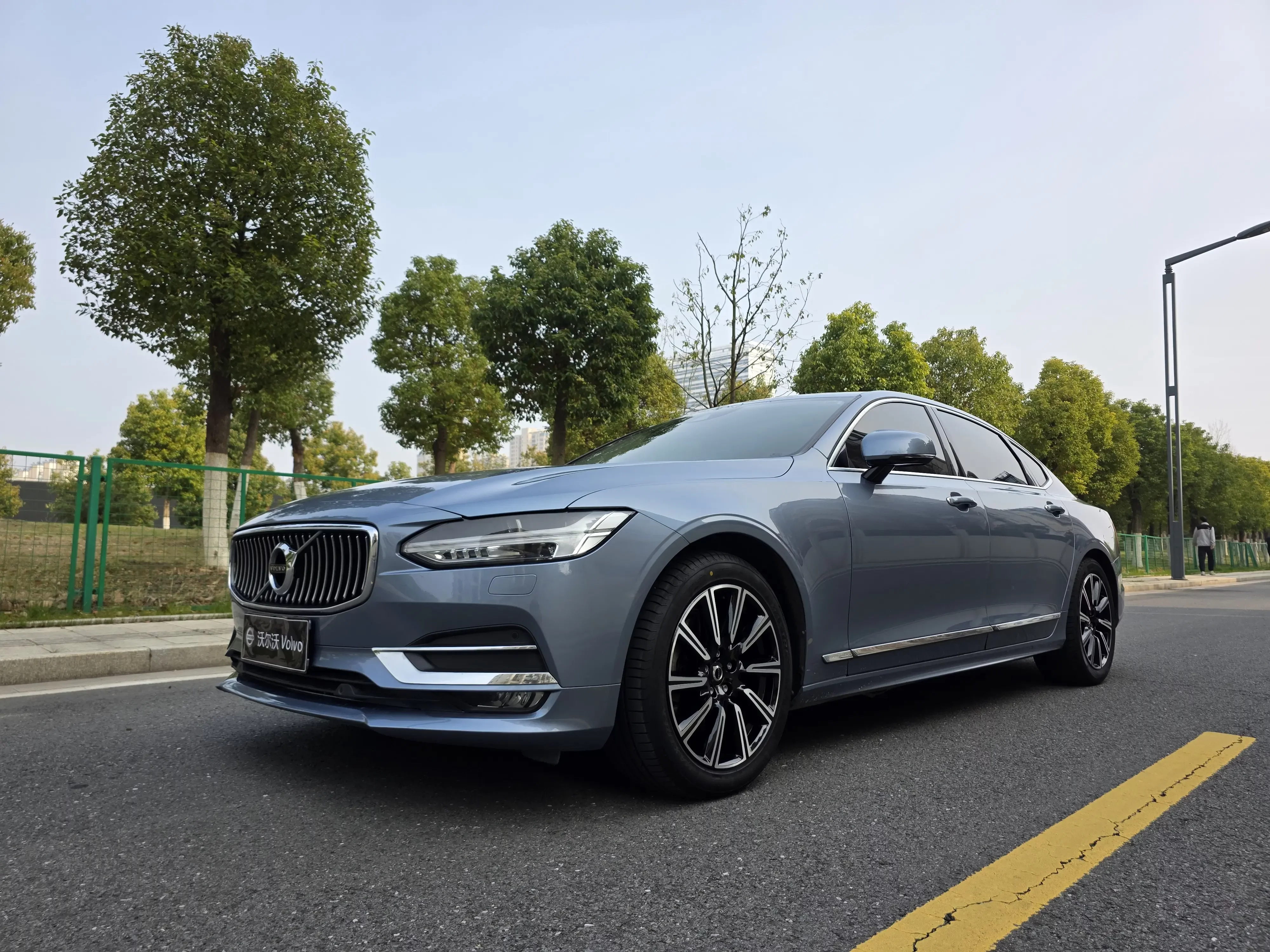 Volvo S90