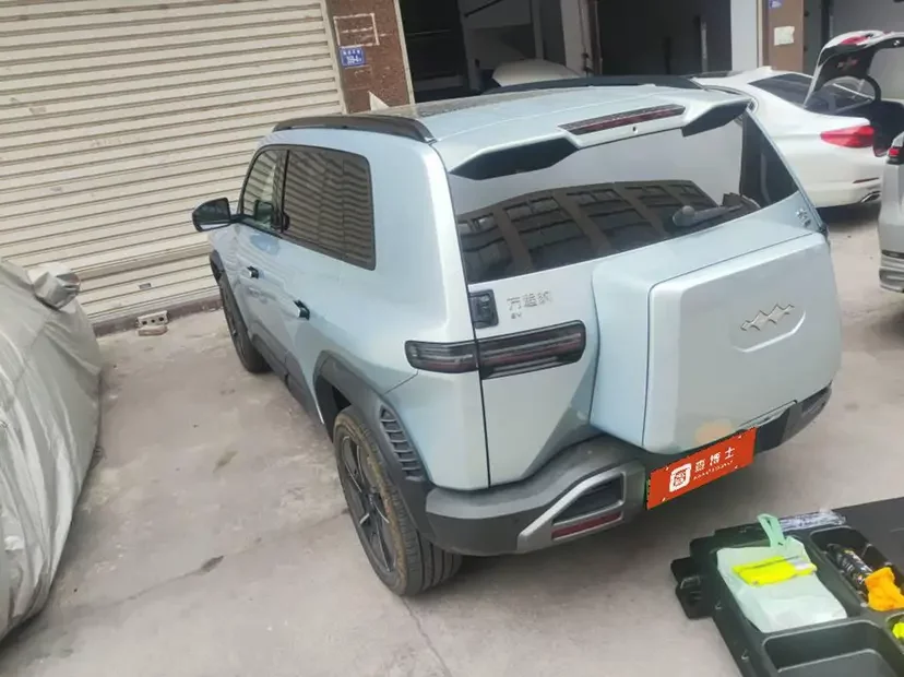 BYD Leopard Titanium 3