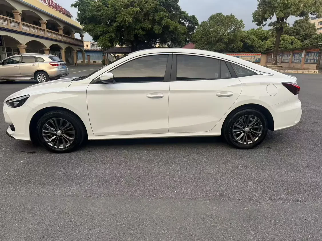 MG 5