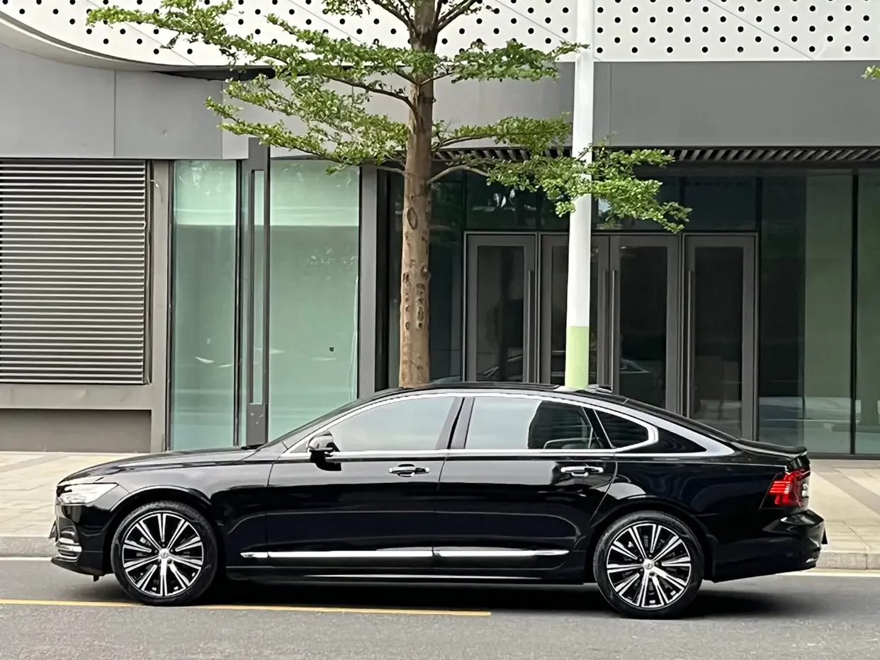 Volvo S90