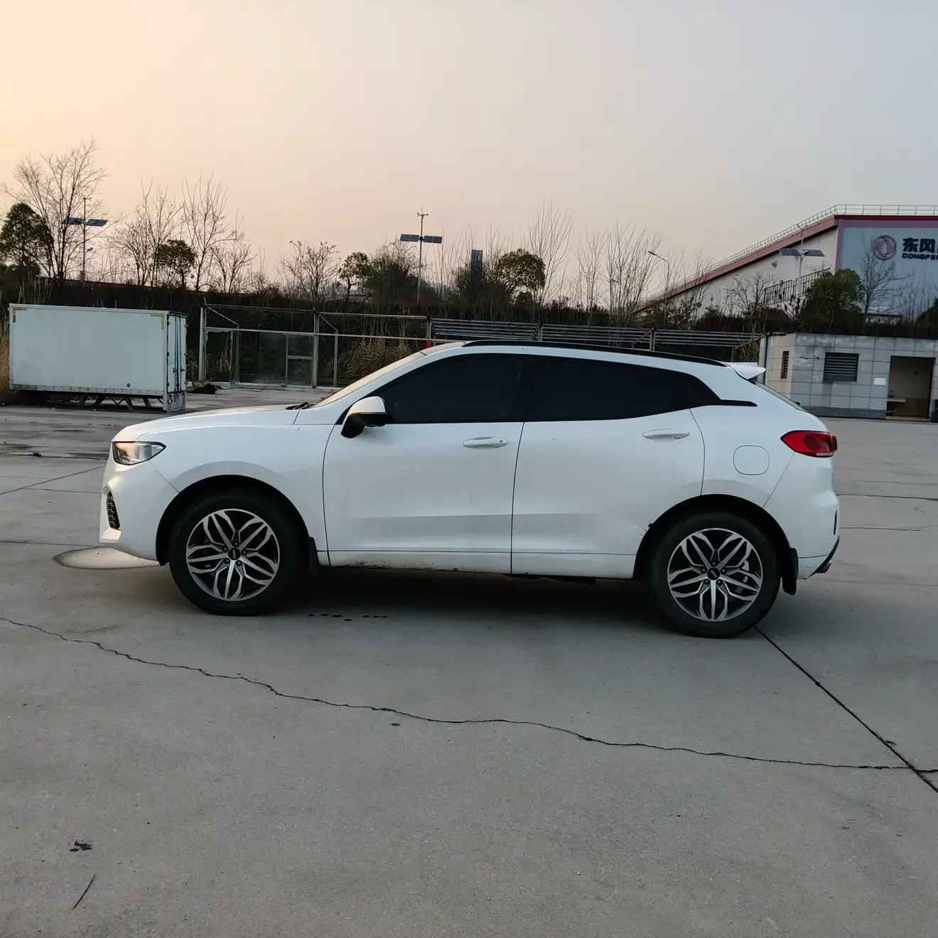 Wey Wei brand VV5