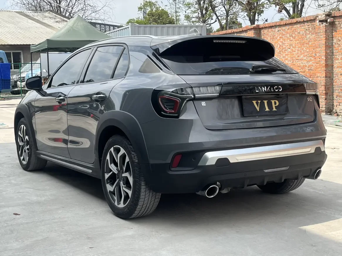 Lynk & Co 02