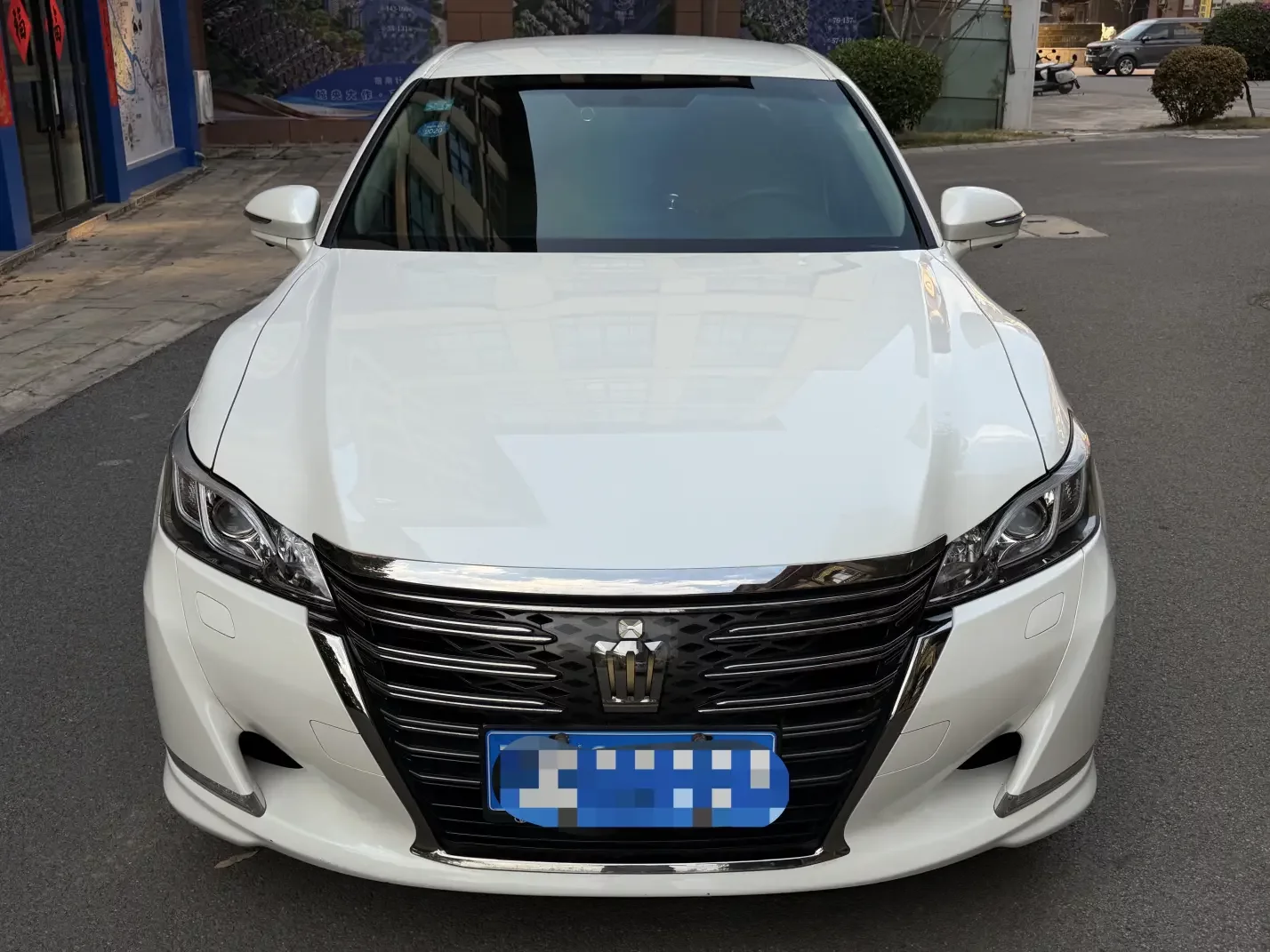 Toyota crown