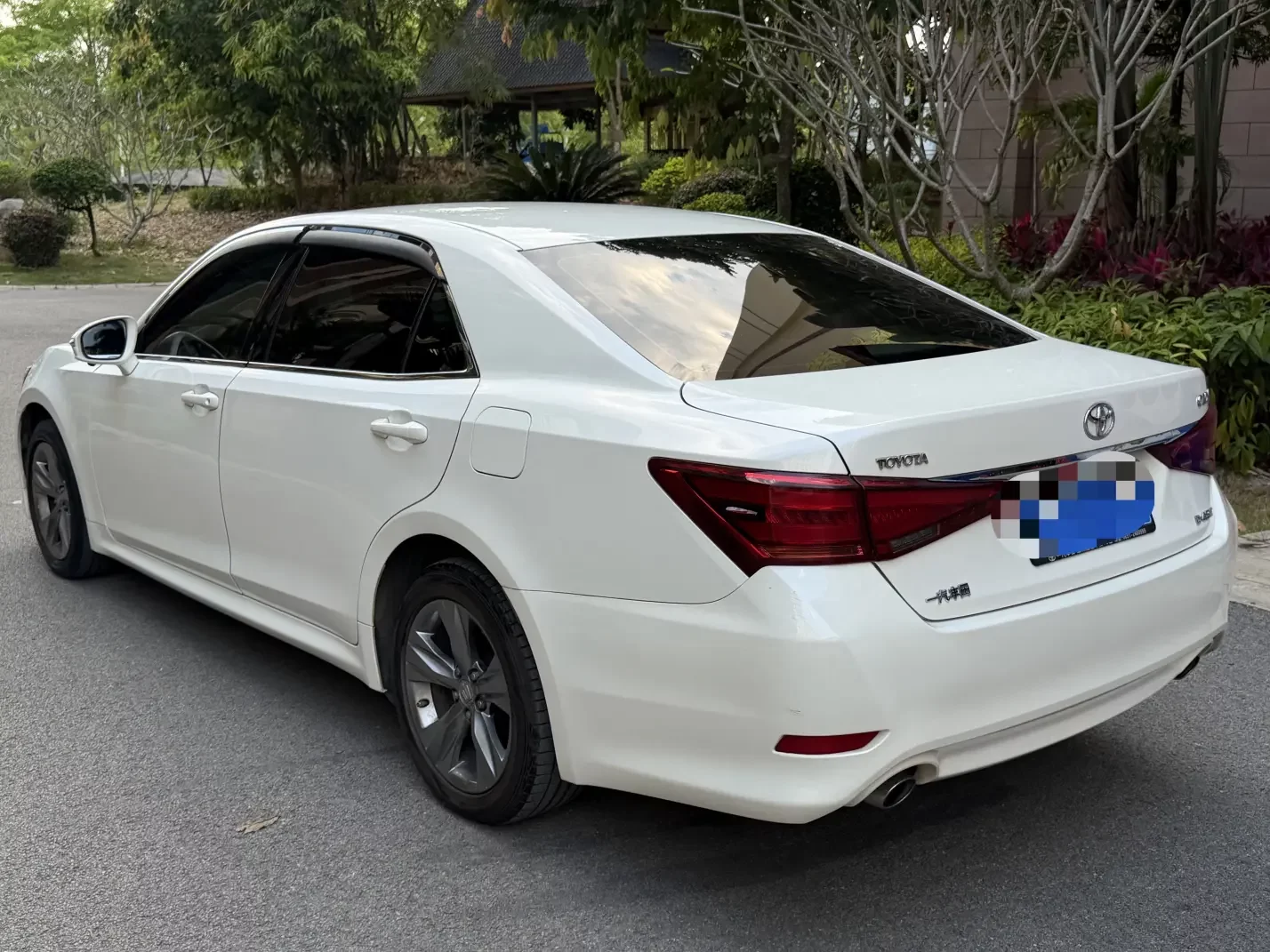 Toyota crown