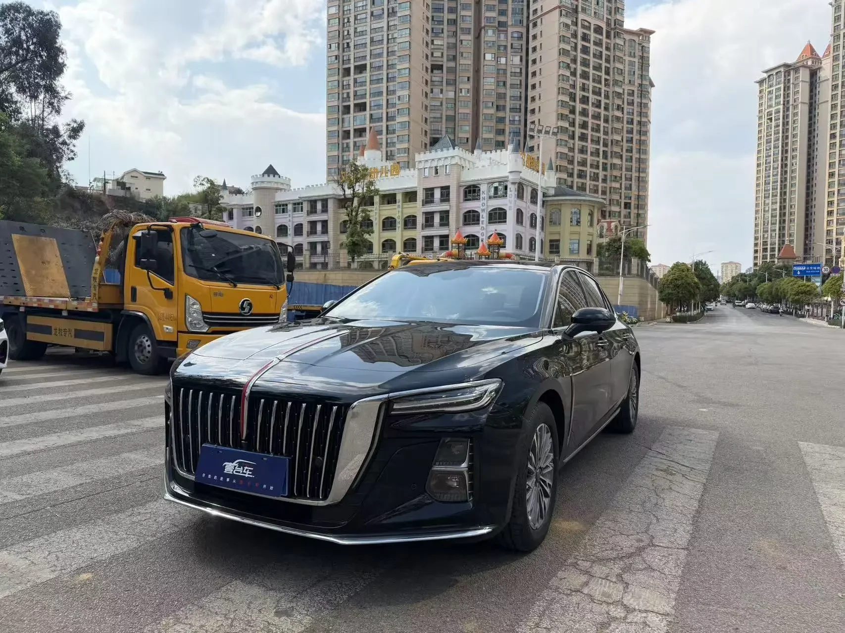 Hongqi H5