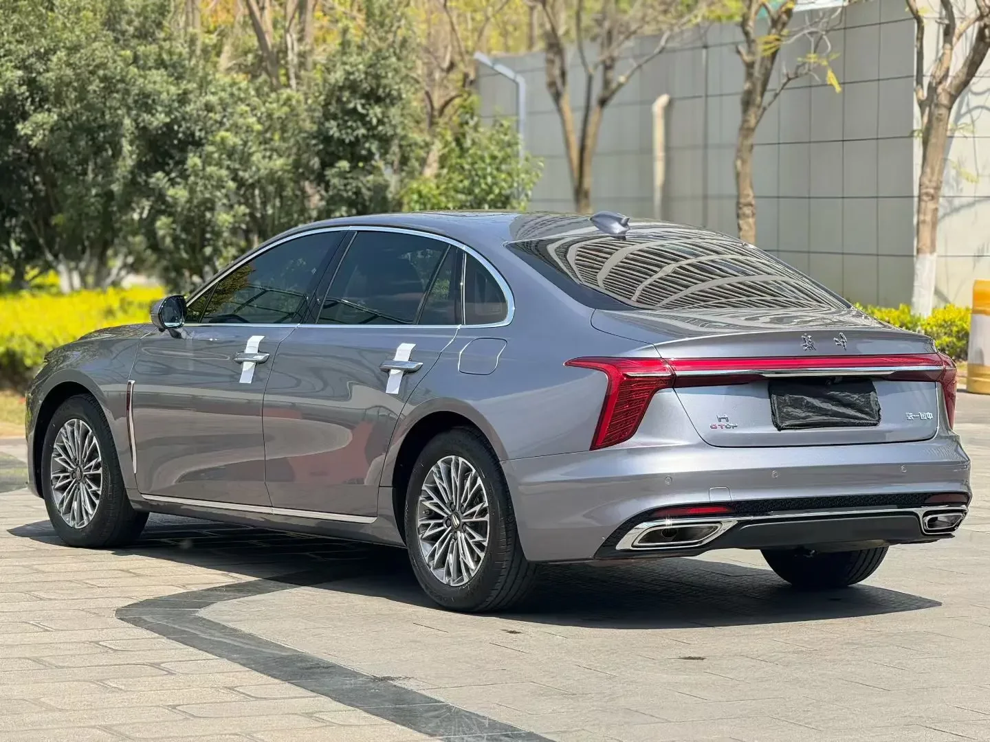 Hongqi H5