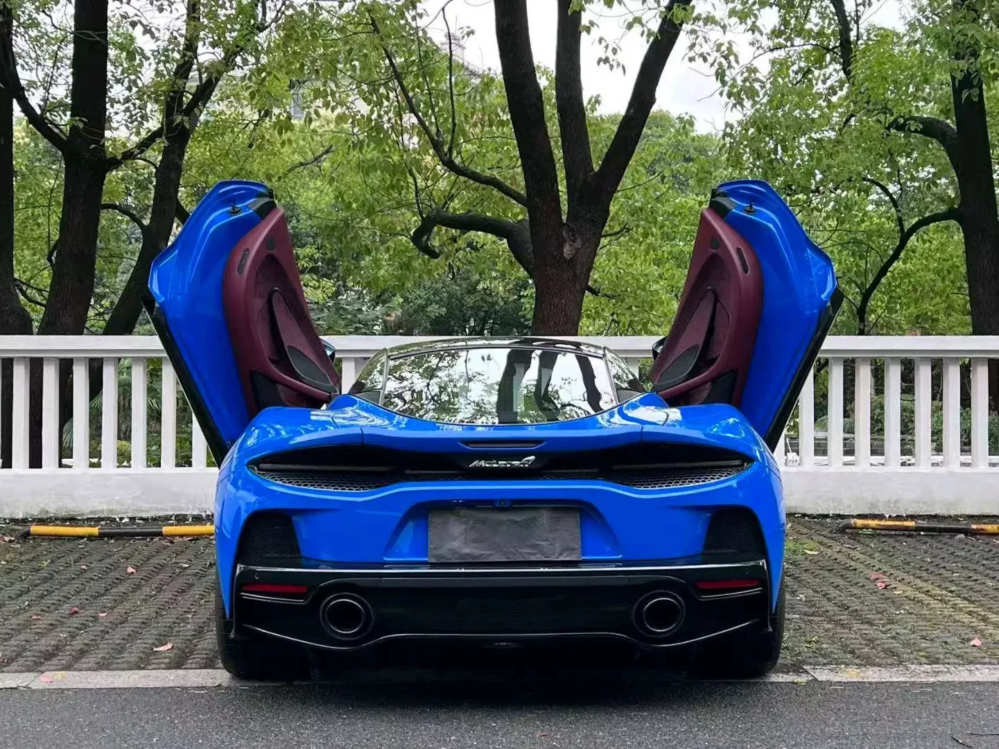 McLaren GT